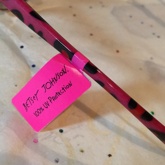 OVERSIZED BETSEY JOHNSON AVIATORS NWT - Picture 5 of 7